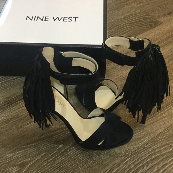 New 7.5 Nine West black fringe open toe heals - Picture 6 of 7